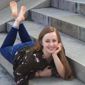 Meet your Posher, Caitlin